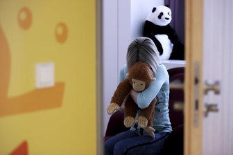 Tochter hundertfach vergewaltigt? Prozess gegen Zwickauer Vater nimmt überraschende Wende - Haben in einem Zwickauer Kinderzimmer wirklich Vergewaltigungen stattgefunden? Dieser Frage ist das Amtsgericht nachgegangen.