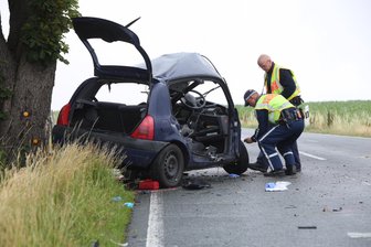 Tödliche Unfälle: Zwei Menschen in Mittelsachsen ums Leben gekommen - Auf der S184 starb am Montagfrüh eine 25-Jährige.