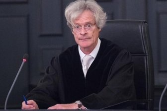Tödlicher Streit: "Es war Mord" - Klaus Hartmann, Vorsitzender Richter, verkündete das Urteil.