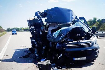 Tödlicher Unfall auf A4 bei Chemnitz - die Polizei sucht Zeugen -