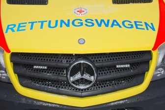 Tödlicher Unfall auf der A72: 57-Jähriger stirbt bei Kollision mit Lkw -