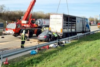 Tödlicher Unfall bei Frankenberg: Hubschrauber auf A4 -