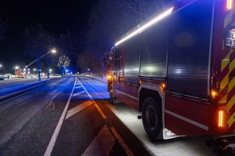 Tödlicher Unfall in Brand-Erbisdorf: Waren Alkohol oder Drogen im Spiel? - Auf der B 101 in Brand-Erbisdorf wurde eine Fußgängerin von einem Auto erfasst.