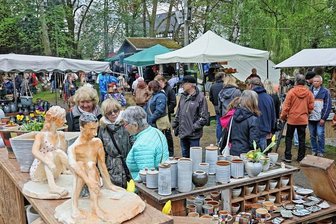 Töpfermarkt am Parkteich: Crimmitschau rechnet wieder mit Tausenden - Vor Corona im Jahr 2019 hatten den überregional bekannten Töpfermarkt nahe der B 93 in Gablenz rund 5000 Personen besucht.