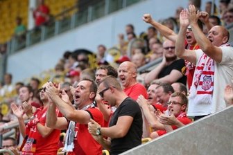 Tolles Erlebnis, aber schlechtes Ergebnis - "Heimspiel" in Dresden. Der FSV Zwickau verlor im DDV-Stadion gegen Wehen Wiesbaden 0:3. Die Fans hatten trotzdem Spaß.