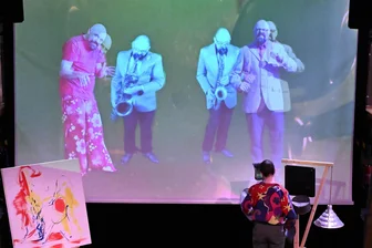 Tom Waits schickt seinen Gitarristen: Festival Jazz’n’Art bringt verblüffenden Kunst-Mix nach Plauen - Kunst kann was: Auftakt des Jazz'n'Art-Festivals in Plauen.
