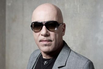 Toni Krahl verschiebt Konzert in Lichtentanne - Ihn hat's erwischt: Wegen Grippe muss Musiker Toni Krahl das Konzert in Lichtentanne absagen.