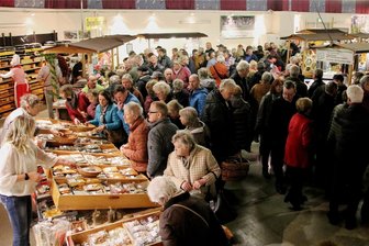 Top-Bilanz nach Europäischen Bauernmarkt in Plauen: Welche Stände besonders gut liefen - So voll war der Markt an mehreren Tagen schon am Vormittag.