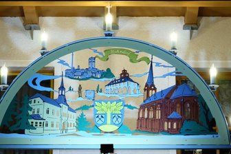 Total lokal: Hohndorfs Partnerstadt-Schwibbogen -