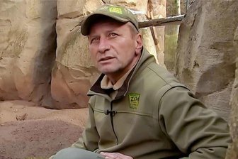 Tote Löwenbabys und ein verfüttertes Zebra: Ist Jörg Gräser für den Zoo Leipzig ein Problemtierpfleger? - Zwangsversetzt ins Streichelgehege: der Leipziger Tierpfleger Jörg Gräser. 