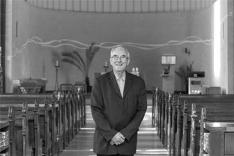 Totenvesper und Requiem für katholischen Pfarrer aus Plauen - Pfarrer Heinz-Claus Bahmann starb am 11. März im Alter von 82 Jahren. Er war 25 Jahre Pfarrer in Plauen.