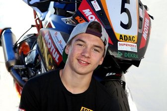Toter Rennfahrer: Zwölfjährige hat sein Herz bekommen - Jonas Hähle vom Automobil- und Motorrad-Club Sachsenring wurde nur 15 Jahre alt.