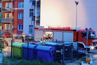Totschlag in Chemnitzer Hinterhof: Polizeibeamter gab Schuss ab - Bis in den Morgen des 6. August 2022 hinein hatten Kriminalisten den Tatort nahe dem Chemnitzer Südbahnhof stundenlang nach Spuren untersucht. 