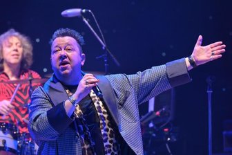 Tour-Auftakt der Prinzen in Chemnitz: Jubiläum des ersten gesamtdeutschen Popwunders - Hauptakteur: Sebastian Krumbiegel.