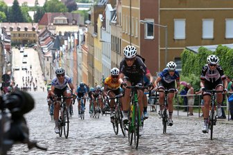 Tour de France an der Steilen Wand Meerane nur ein Hirngespinst? „Wir denken groß“ - Am 31. Mai 2018 gastierte die Thüringen-Rundfahrt der Frauen an der Steilen Wand in Meerane. 2025 wurde das Etappenrennen wegen einer „unsicheren Finanzlage“ abgesagt.