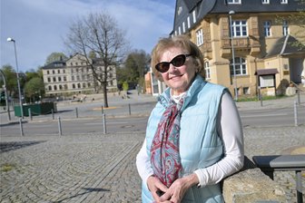 Tour von Burkhardtsdorf zum Tisch’l im Abtwald: So läuft die „Freie Presse“-Wanderung ab - Wanderleiterin Sybille Putscher leitet die „Freie Presse“-Wanderung.