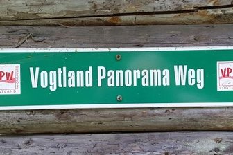 Tourismus: Gästezahlen erholen sich - Der Vogtlandpanoramaweg belegte den vierten Platz bei der Publikumswahl zu "Deutschlands schönstem Wanderweg 2022". Er trägt dazu bei, dass immer mehr Wanderfreunde die Region ansteuern. 