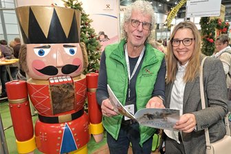 Tourismusverband Erzgebirge wirbt auf zahlreichen Messen für Urlaub in der Region - Der TVE, hier der stellvertretende Geschäftsführer Karsten Gräning und Heike Stade, präsentiert die Region erneut auf Messen.