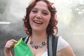 Tradition im Erzgebirge: 27-Jährige ist das neue Köhlerliesl - „Ich trage meine Heimat immer im Herzen“ - Amanda Rockstroh ist das neue Köhlerliesl von Sosa.