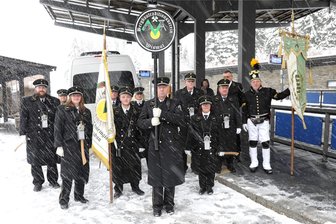 Tradition im Erzgebirge: Wer bei der Jahresabschlussbergparade in Annaberg-Buchholz die letzte Reihe bildet - Der Bergbautraditionsverein Wismut Hartenstein.