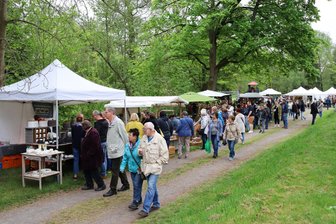 Tradition trifft Vielfalt: Töpfermarkt in Crimmitschau mit mehr als zehn neuen Ausstellern - Die Organisatoren des Westsächsischen Töpfermarktes rechnen wieder mit tausenden Gästen.