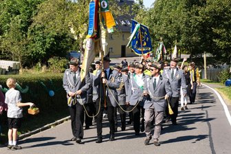 Traditionelles Schützenfest in Oederan: Ein Fest für die ganze Familie - Der traditionelle Festumzug gehört zum Schützenfest dazu.