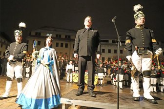 Traditionen, Neuheiten und etwas Besonderes: Das erwartet die Besucher der Bergparade zur Mettenschicht in Freiberg - Bernhard Cramer, Celine I., Sven Krüger und Heiko Götze (v.l.) bei der Bergmännischen Aufwartung 2023.