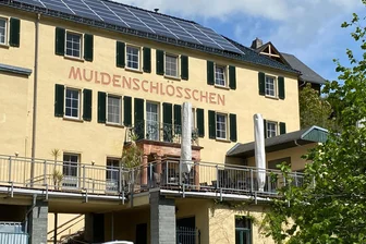Traditionshaus „Muldenschlösschen“ in Lunzenau wird verkauft: Restaurantbetrieb eingestellt - Das „Muldenschlösschen“ steht zum Verkauf, Inhaber Alexander Simon will sich davon trennen. Das Restaurant ist bereits geschlossen, aus dem Hotel ist ein „Bed & Breakfast“ geworden.
