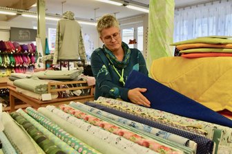 Traditionsunternehmen bleibt in Familienhand: Wer bei Stoff-Haase aus Chemnitz nun das Sagen hat - Cornelia Schreiter hat das Zepter bei Stoff-Haase übernommen.