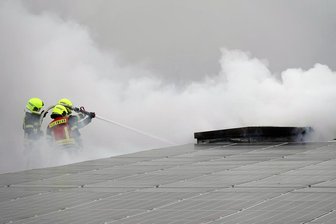 Trafostation fängt Feuer -