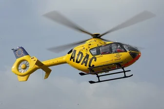 Der verunglückte Radfahrer musste mit einem Rettungshubschrauber ins Krankenhaus gebracht werden (Symbolfoto).