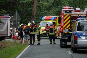 Tragischer Verkehrsunfall bei Naundorf fordert zwei Todesopfer - Auf der S 194 zwischen Naundorf und Grillenburg ist es am Samstagmittag zu einem tödlichen Verkehrsunfall gekommen.