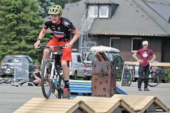 Trailcenter Rabenberg hat Zehnjähriges gefeiert - „Mr. Straßenschlacht“ Hardy Hänel ist beim „Master of Parkplatz“ selbst mit angetreten.