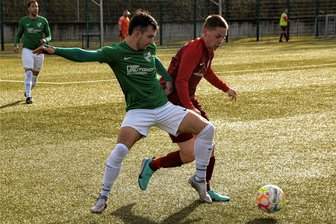 Trainer des TSV Flöha: „Die wissen, wie der Hase läuft“ - Trotz der klaren 0:3-Heimniederlage gegen Tanne Thalheim bescheinigte TSV-Trainer Christian Schulze seinen Mannen um Robin Klinner (r.) eine engagierte Leistung, an die nun angeknüpft werden soll.