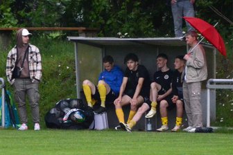 Trainer von Blau-Gelb Mülsen nach Spielabsage: „Sowas habe ich auch noch nicht erlebt“ - Alles Warten war umsonst: Das Spiel des VfB Auerbach II (hier einige Spieler) gegen Blau-Gelb Mülsen wurde abgesagt.
