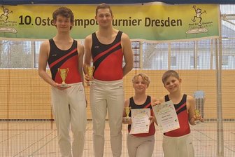 Trampolinturner des ESV Lok Zwickau bekommen in Dresden gute Noten - Florentins Kochs und Tony Schmidtke holten Gold, Henri Gorol und Felix Schuster (von links nach rechts) Bronze.