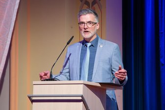 „Transparent und belastbar“: Stadtrat im Vogtland einig wie selten - Bad Elsters Bürgermeister Olaf Schlott (UB).