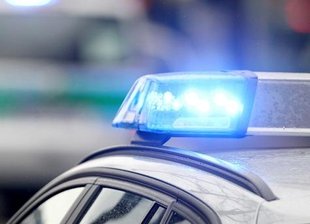 Transporterfahrer ausgebremst und mit Waffe bedroht - 