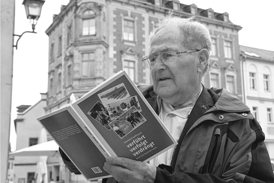 Trauer um einen berühmten Burgstädter - Unter dem Titel "verführt - verfolgt - verdrängt" hat Eberhard Hoffmann mit 90 Jahren ein Buch über das Ende des Zweiten Weltkrieges in Burgstädt geschrieben. Dabei schildert er auch seine Zeit in einem sowjetischen Gefangenenlager. Kurz vor seinem 95. Geburtstag ist er jetzt gestorben.
