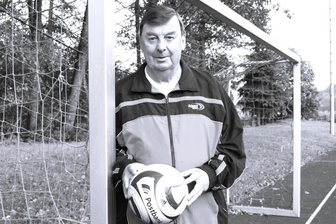 Trauer um Sport-Tausendsassa Siegfried Kempe - nicht nur in Flöha - Fußball und Siegfried Kempe. Das passte zusammen. Nun ist der Lehrer im Alter von 88 Jahren gestorben.