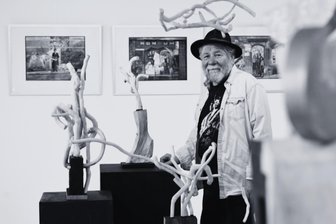 Trauer um Volker Beyer: Ein Leben für die Kunst - Volker Beyer aus Langenau stellte im vergangenen Jahr in der Theatergalerie Freiberg aus.