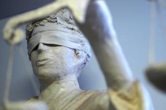 Traum von großer Liebe endet mit Prozess - Vorm Amtsgericht Aue-Bad Schlema stand ein 37-Jähriger, der Täter und Opfer zugleich ist. 