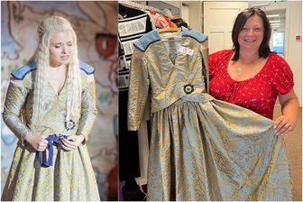 Traumkleid aus „Artus“ kommt in Zwickau zum Schnäppchenpreis unter den Hammer: Was das gute Stück wirklich wert ist - Das Guinevere-Kleid von Elisabeth Birgmeier (l.) in „Artus“ wird von Obergewandmeisterin Dorit Born-Drechsler (r.) für die Versteigerung vorbereitet.