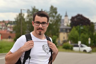 Traumnote von 1,0: Finn Sachse verlässt das Gymnasium in Penig - und kehrt vielleicht zurück - Finn Sachse, Abiturient mit der Traumnote von 1,0 am Freien Gymnasium Penig, macht sich in Richtung Studium auf. Doch er kann sich gut vorstellen, nach Penig zurückzukehren.