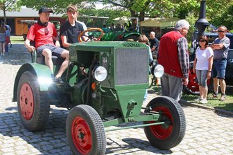 Treckerfans treffen sich im Crimmitschauer Ortsteil Blankenhain - Ein Fest für die Familie: Am Sonntag lockt die 31. Ausgabe des Traktorentreffens nach Blankenhain.