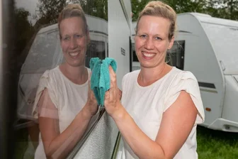 Trend geht zum Caravan nicht nur dank Corona - Heike Drawert aus dem Erlauer Ortsteil Theesdorf vermietet mit ihrer Firma Camper Queen Wohnmobile und verkauft diese außerdem. Die Branche erlebt momentan einen Boom, auch in Mittelsachsen.