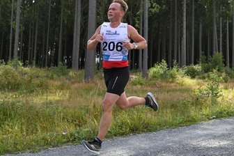Treuener machen Podestplätze unter sich aus - Gelungener Zielsprint: Marcus Pröhl vom Treuener LV hat in der Altersklasse M 40 über zehn Kilometer gewonnen. 