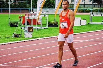 Treuener wird am Ende noch ausgebremst - Yannick Schmalfuß, hier bei der Mid Summer Track Night in Dresden, möchte unbedingt mal bei einer Deutschen Meisterschaft starten.