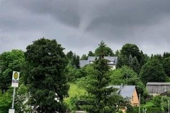 Trichterwolke über Mildenau - Die Aufnahme machten Anwohner von der Trichterwolke. 