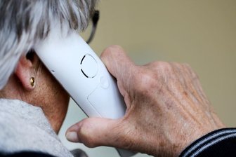Trickbetrüger bringen 55-Jährige um 20.000 Euro -